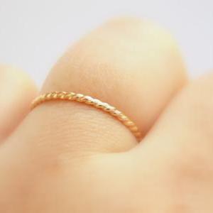 Gold-filled Simple Twist Ring - 14k Gold-filled..